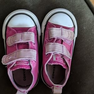 Velcro pink Converse